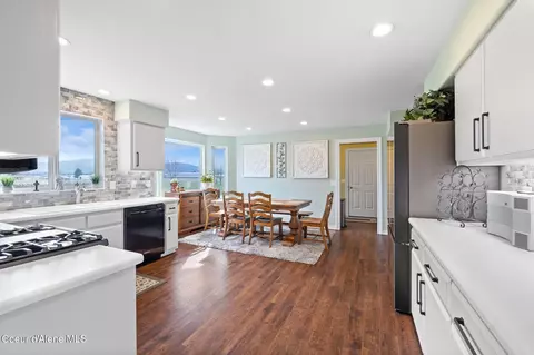 Kitchen - 4450 E Poleline Ave, Post Falls, ID 83854 photo 6 of 6