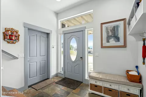 Entry Way - 16659 Waller Rd, Bayview, ID 83803 photo 1 of 2