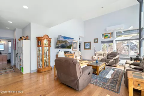 Living - 16659 Waller Rd, Bayview, ID 83803 photo 3 of 5