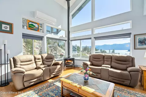 Living - 16659 Waller Rd, Bayview, ID 83803 photo 4 of 5