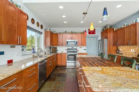 Kitchen - 16659 Waller Rd, Bayview, ID 83803 photo 3 of 6