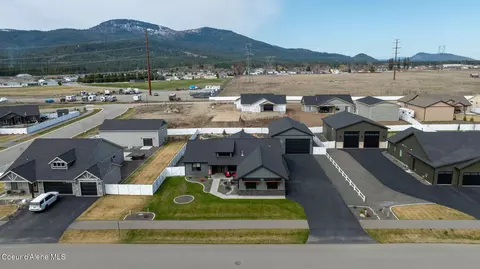 8165 W Splitrail Ave, Rathdrum, ID 83858