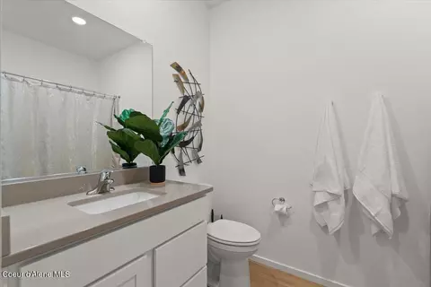 Bath - 5137 E Aquila Ave, Post Falls, ID 83854 photo 1 of 2