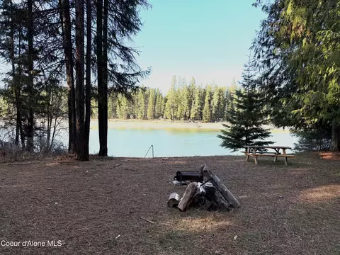 148 Cottonwood Ln, Priest River, ID 83856
