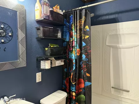 Bath - 420 E Larch Ave, Osburn, ID 83849 photo 1 of 2