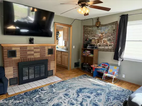 Living - 420 E Larch Ave, Osburn, ID 83849 photo 1 of 1