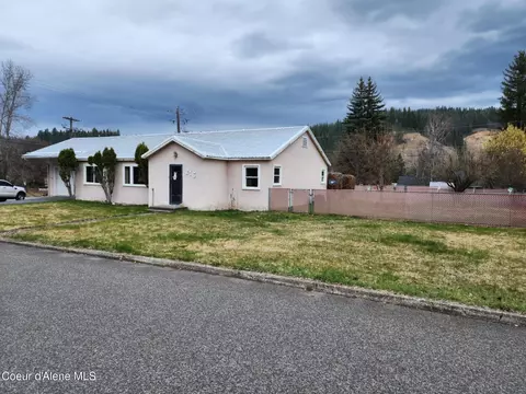 216 W Oak Ave, Osburn, ID 83849