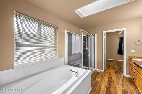 Bath - 208 E 9th Ave, Post Falls, ID 83854 photo 3 of 3