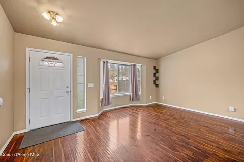 Living - 208 E 9th Ave, Post Falls, ID 83854 photo 1 of 5