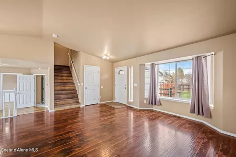 Living - 208 E 9th Ave, Post Falls, ID 83854 photo 4 of 5
