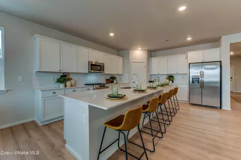 Kitchen - 373 E Burdock Loop, Hayden, ID 83835 photo 1 of 4