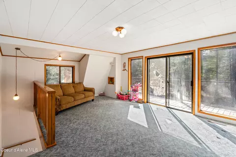 Living - 5341 Hoo Doo Lp Rd, Oldtown, ID 83822 photo 3 of 5