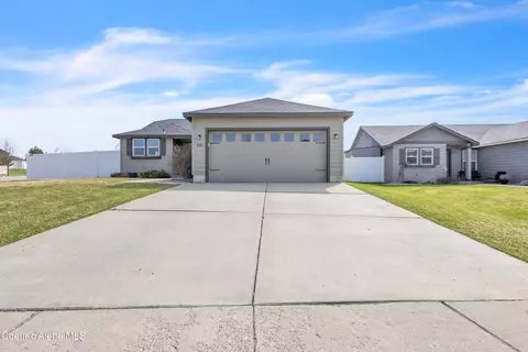 6020 W Trestle St, Rathdrum, ID 83858