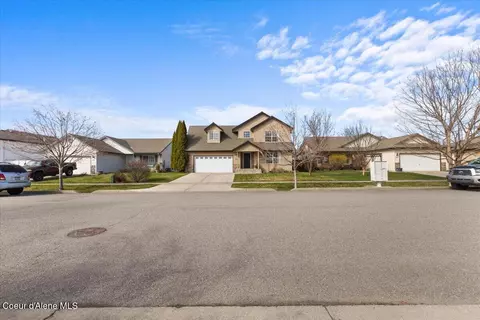 7664 N Joanna Dr, Coeur D'alene, ID 83815