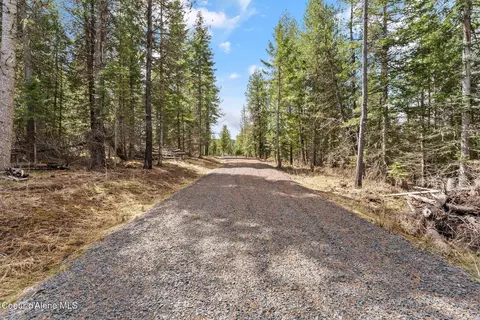 135 Daisy Ln, Saint Maries, ID 83861