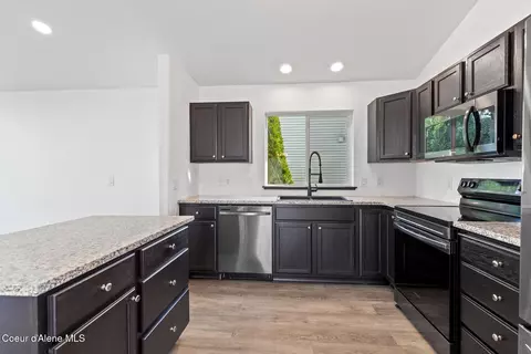 Kitchen - 3204 N Alfalfa Loop, Post Falls, ID 83854 photo 2 of 2