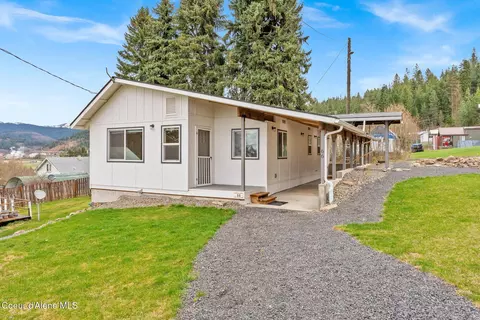 66 Pine St, Saint Maries, ID 83861
