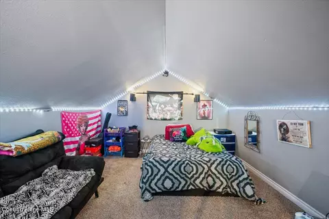Bedroom - 404 W Mullan Ave, Kellogg, ID 83837 photo 4 of 6