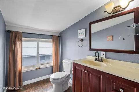 Bath - 404 W Mullan Ave, Kellogg, ID 83837 photo 2 of 2