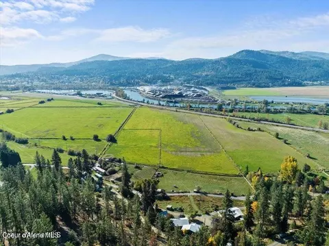 1141 W Meadowhurst Rd, Saint Maries, ID 83861