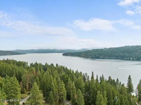 8775 W Rockford Bay Rd, Coeur D'alene, ID 83814