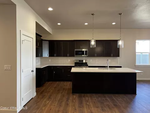 Kitchen - 3384 N Cyprus Fox Lp Lp, Post Falls, ID 83854 photo 2 of 3