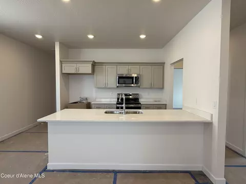 Kitchen - 5133 E Norma Ave, Post Falls, ID 83854 photo 2 of 3