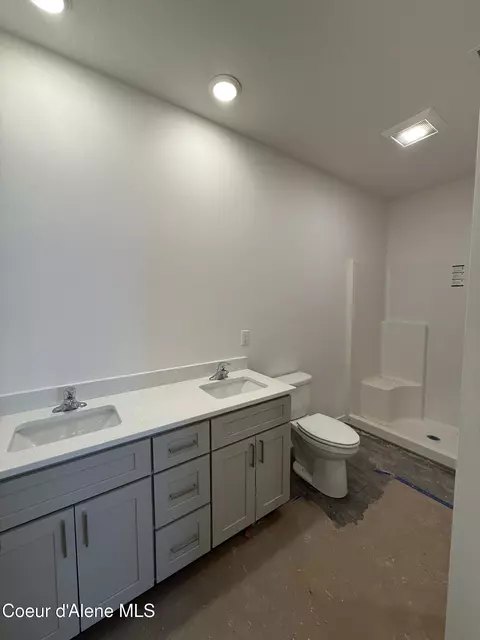Bath - 5133 E Norma Ave, Post Falls, ID 83854 photo 1 of 3