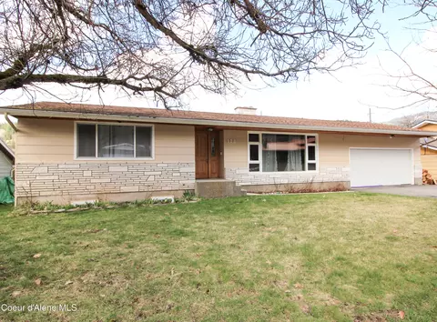 122 W Fir Ave, Osburn, ID 83849