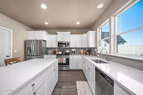 Kitchen - 4209 May Ella Lp, Post Falls, ID 83854 photo 3 of 3