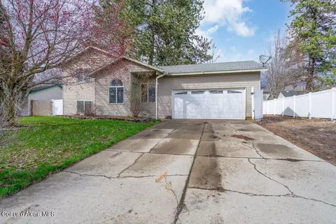 6451 W Tombstone St, Rathdrum, ID 83858