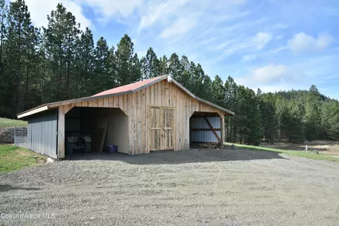 Exterior - 600 Mundt Rd, Plummer, ID 83851 photo 4 of 5