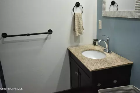 Bath - 600 Mundt Rd, Plummer, ID 83851 photo 2 of 2