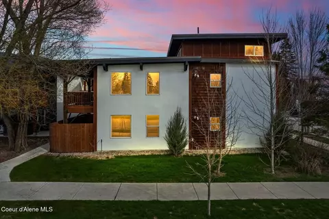 1106 Larch #B, Sandpoint, ID 83864