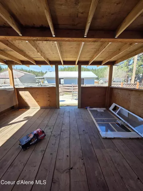 Exterior - 602 4th St, Pinehurst, ID 83850 photo 8 of 10