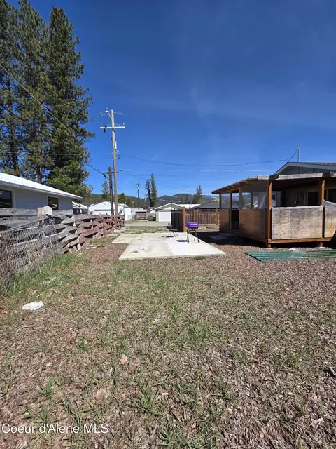 Exterior - 602 4th St, Pinehurst, ID 83850 photo 6 of 10