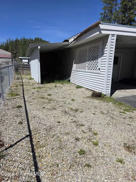 Exterior - 602 4th St, Pinehurst, ID 83850 photo 3 of 10