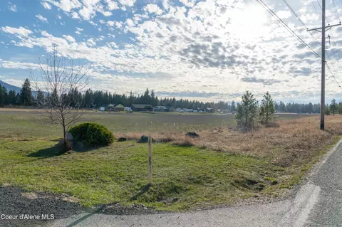24 Beulah Pl, Moyie Springs, ID 83845