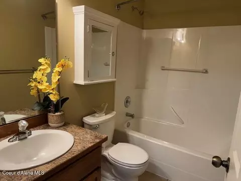 Bath - 2359 N Alfalfa Loop, Post Falls, ID 83854 photo 3 of 4