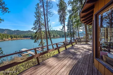 12433 N Lakewood Dr, Hayden, ID 83835