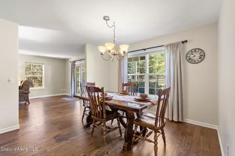 Dining - 13939 E Perimeter Rd, Athol, ID 83801 photo 1 of 2