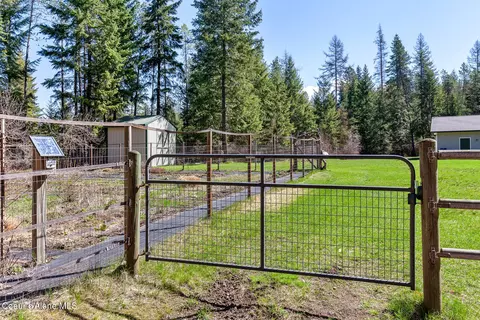 Exterior - 13939 E Perimeter Rd, Athol, ID 83801 photo 13 of 22