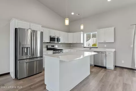 Kitchen - 3830 N Abel Ln, Post Falls, ID 83854 photo 1 of 3