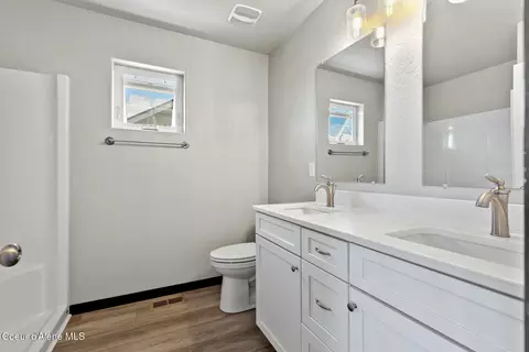 Bath - 3830 N Abel Ln, Post Falls, ID 83854 photo 1 of 2