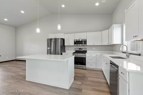 Kitchen - 3830 N Abel Ln, Post Falls, ID 83854 photo 2 of 3