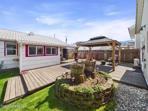 Exterior - 603 Oregon Ave, Pinehurst, ID 83850 photo 7 of 16