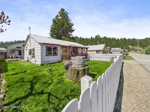 Exterior - 603 Oregon Ave, Pinehurst, ID 83850 photo 2 of 16