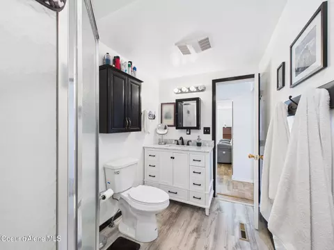 Bath - 603 Oregon Ave, Pinehurst, ID 83850 photo 1 of 2