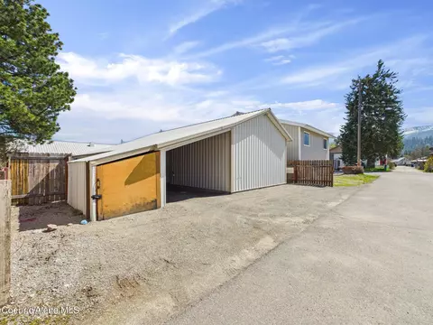 Exterior - 603 Oregon Ave, Pinehurst, ID 83850 photo 12 of 16