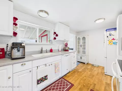 Kitchen - 603 Oregon Ave, Pinehurst, ID 83850 photo 1 of 2